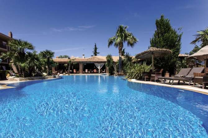 vakantie-naar-Hotel Achtis-mei 2025