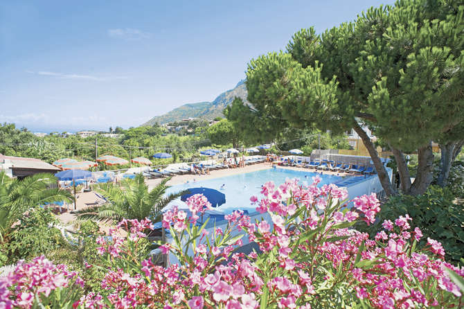 vakantie-naar-Hotel Al Bosco-mei 2025