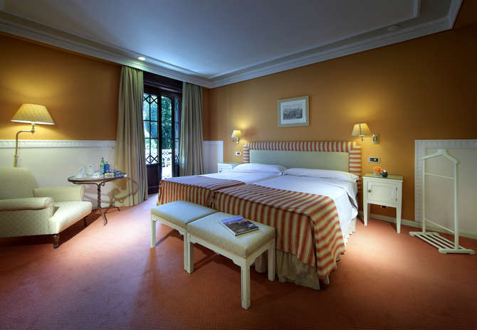 vakantie-naar-Hotel Alhambra Palace-mei 2025
