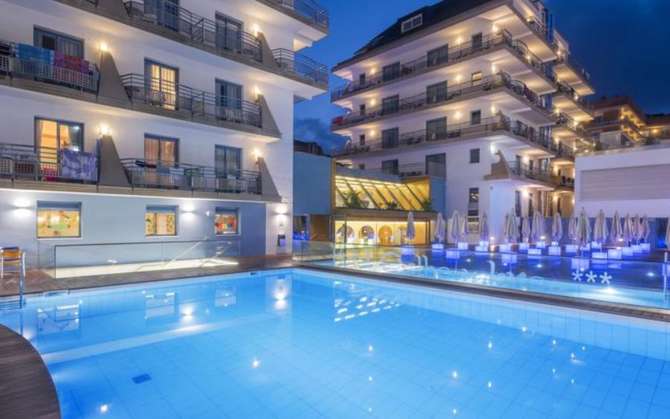 vakantie-naar-Hotel Alhambra-mei 2025