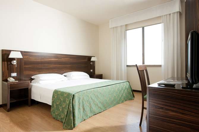 vakantie-naar-Hotel Ambasciatori Hotel Delfino-mei 2025