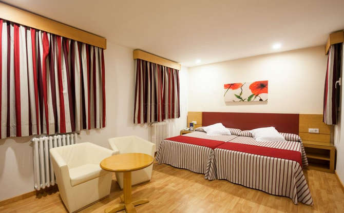 vakantie-naar-Hotel Amic Colon-mei 2025