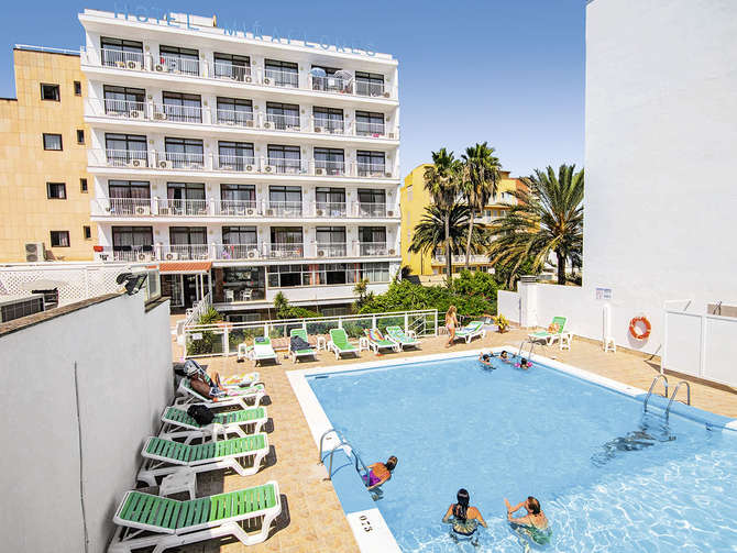 vakantie-naar-Hotel Amic Miraflores-april 2024