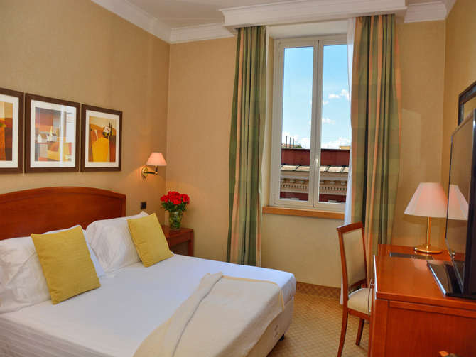 vakantie-naar-Hotel Apogia Lloyd-mei 2025
