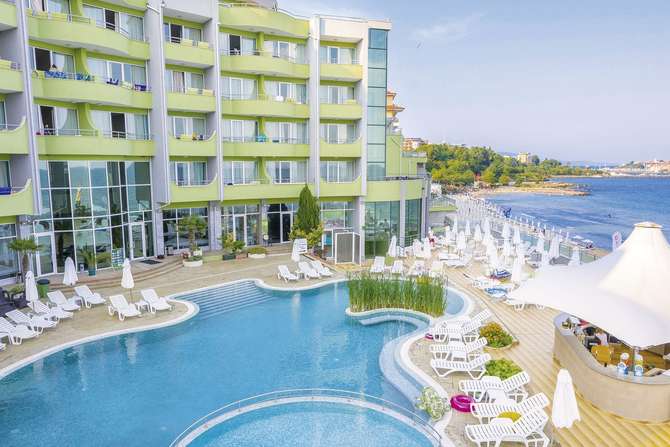 vakantie-naar-Hotel Arsena-mei 2025