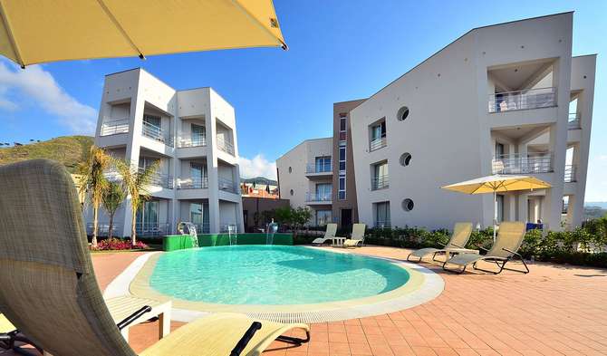 vakantie-naar-Hotel Astro Suites-mei 2025