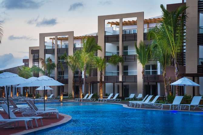 vakantie-naar-Hotel Bluebay Grand Punta Cana-juni 2025