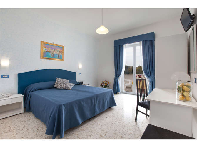 vakantie-naar-Hotel Britannia-mei 2025