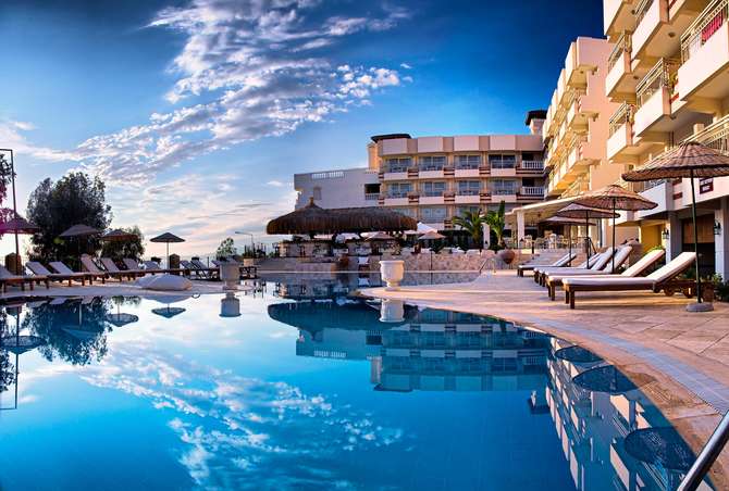 vakantie-naar-Hotel Carina-mei 2025