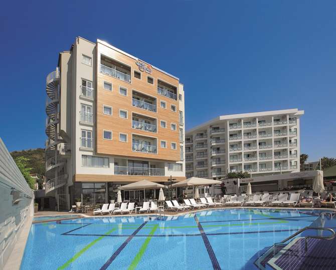 vakantie-naar-Hotel Cettia Beach Resort-mei 2025