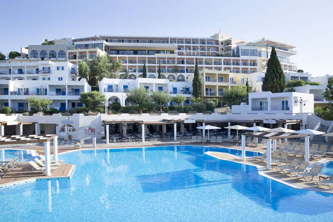 vakantie-naar-Hotel Dolce Attica Riviera-mei 2025