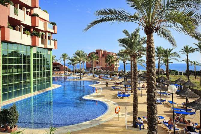 vakantie-naar-Hotel Holiday Palace-mei 2025