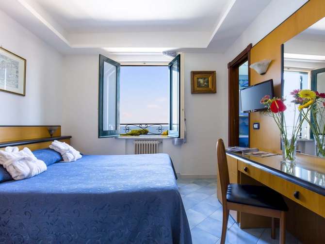 vakantie-naar-Hotel Il Faro-mei 2024