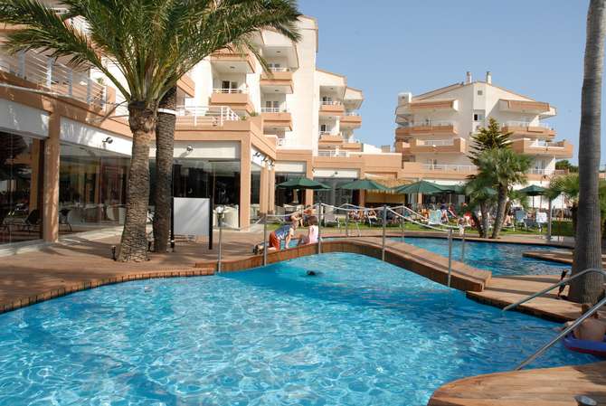 vakantie-naar-Hotel Illot Suites Spa-mei 2025