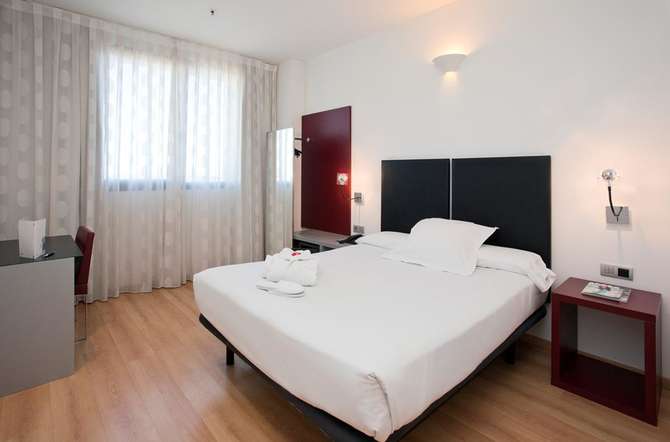 vakantie-naar-Hotel Ilunion Aqua -mei 2025