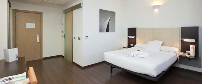 vakantie-naar-Hotel Ilunion Aqua 4-mei 2025