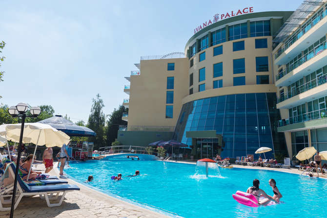 vakantie-naar-Hotel Ivana Palace-april 2024