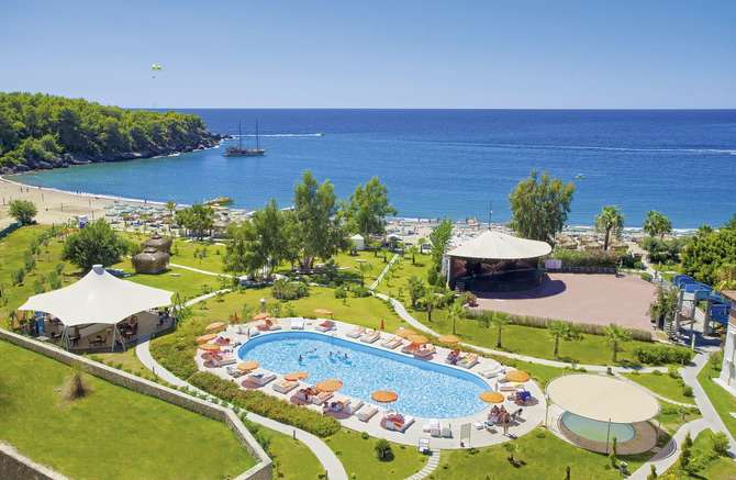 vakantie-naar-Hotel Justiniano Deluxe Resort-april 2024