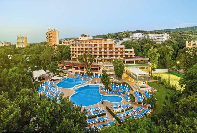 vakantie-naar-Hotel Kristal-mei 2025