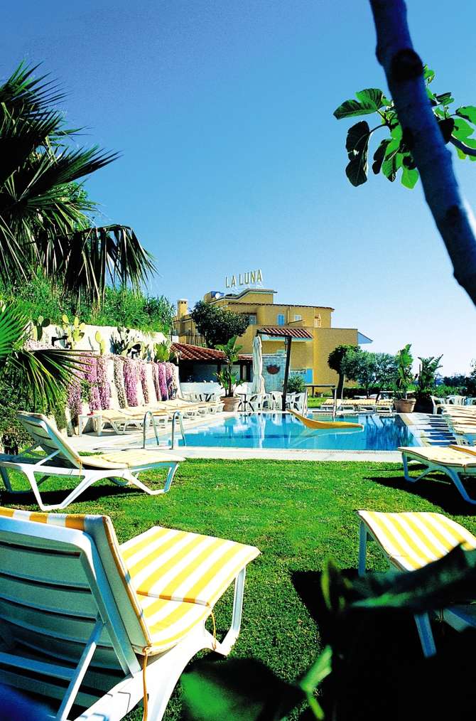 vakantie-naar-Hotel La Luna-mei 2025
