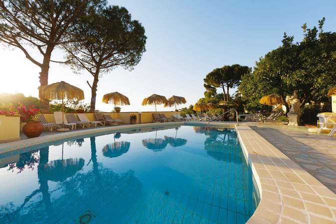 vakantie-naar-Hotel La Pergola Villa Flavio-mei 2025