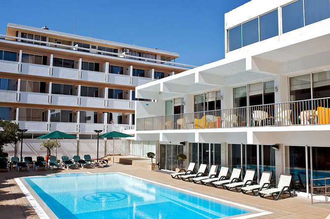 vakantie-naar-Hotel Londres-mei 2025