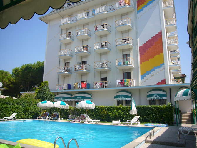 vakantie-naar-Hotel Maxiheron-mei 2025