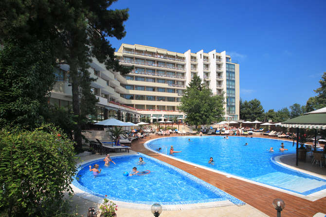 vakantie-naar-Hotel Mirabelle-mei 2025