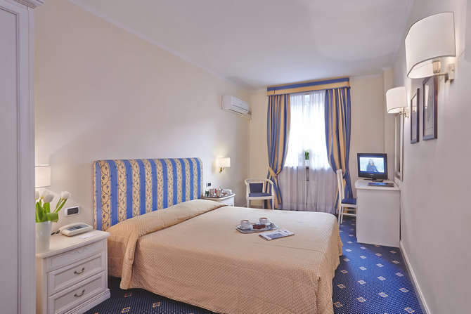 vakantie-naar-Hotel Napoleon-mei 2025