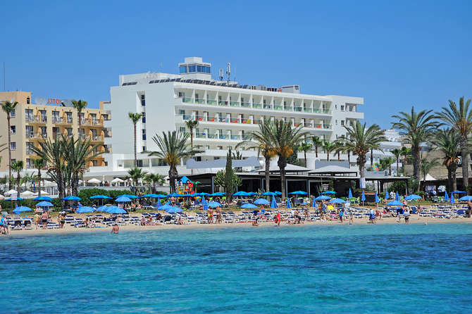 vakantie-naar-Hotel Nelia Beach-mei 2023