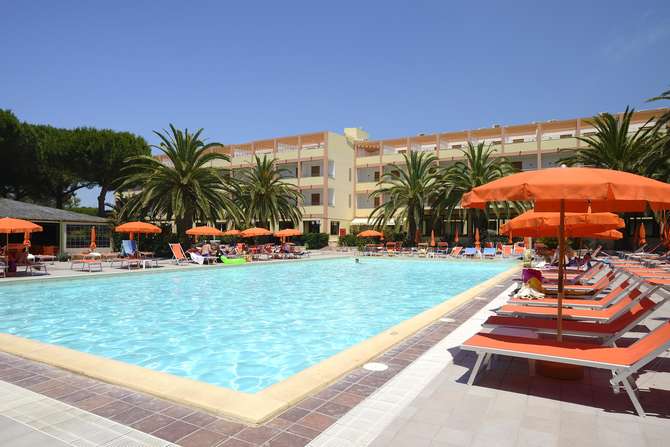 vakantie-naar-Hotel Oasis-mei 2025