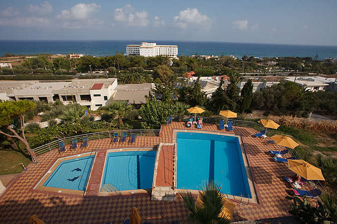 vakantie-naar-Hotel Oasis-mei 2025