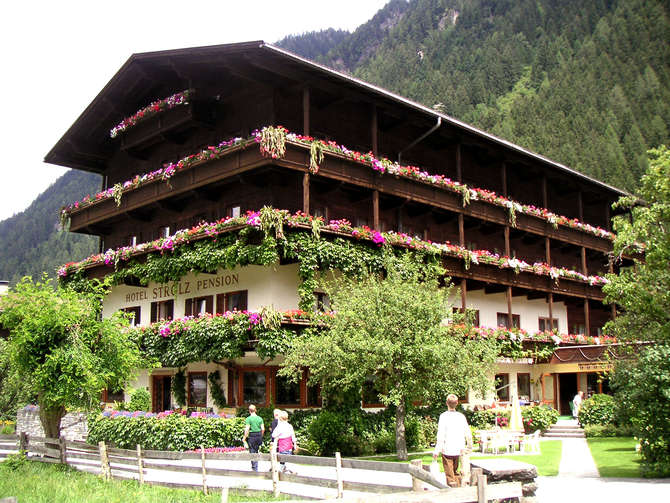 vakantie-naar-Hotel Pension Strolz-april 2024
