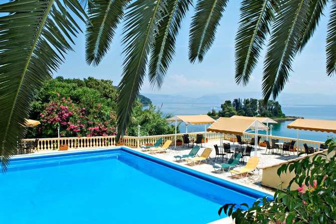 vakantie-naar-Hotel Pontikonissi-mei 2025