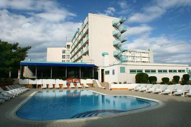vakantie-naar-Hotel Pula-mei 2025