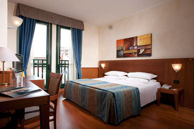 vakantie-naar-Hotel Raffaello-mei 2025