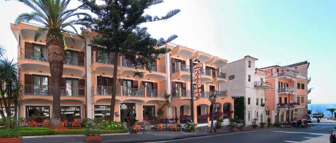 vakantie-naar-Hotel Santa Lucia-mei 2024