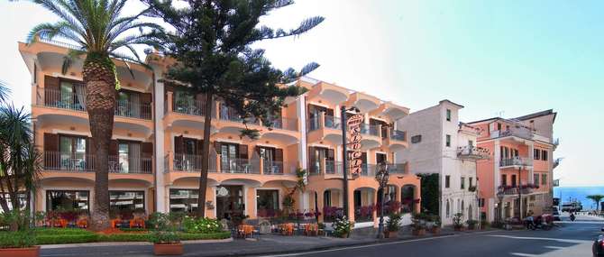 vakantie-naar-Hotel Santa Lucia-mei 2025