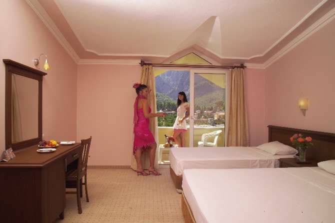 vakantie-naar-Hotel Selcukhan-mei 2025