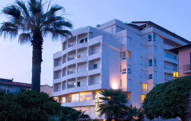 vakantie-naar-Hotel Sina Astor-mei 2025