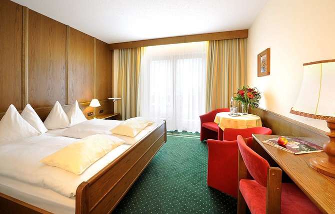 vakantie-naar-Hotel St Hubertus-mei 2025