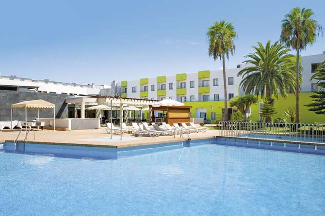 vakantie-naar-Hotel The Corralejo Beach-april 2024