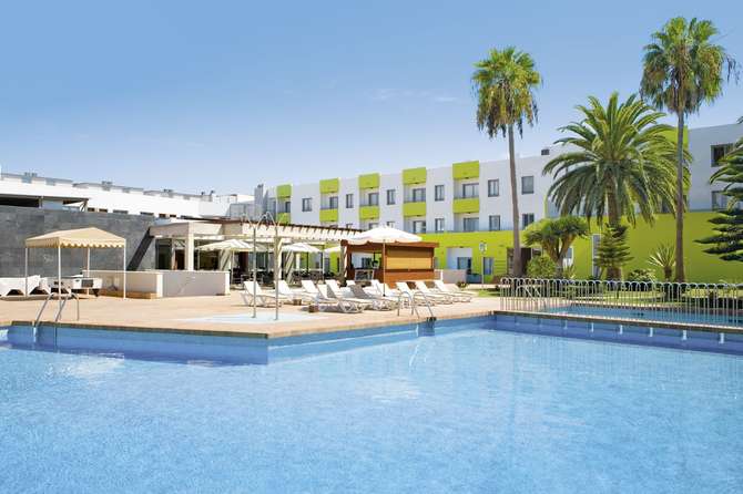 vakantie-naar-Hotel The Corralejo Beach-mei 2025