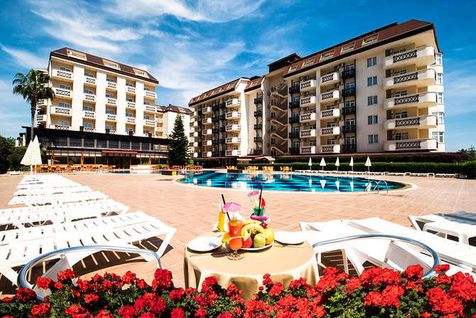 vakantie-naar-Hotel Titan Garden-juni 2025