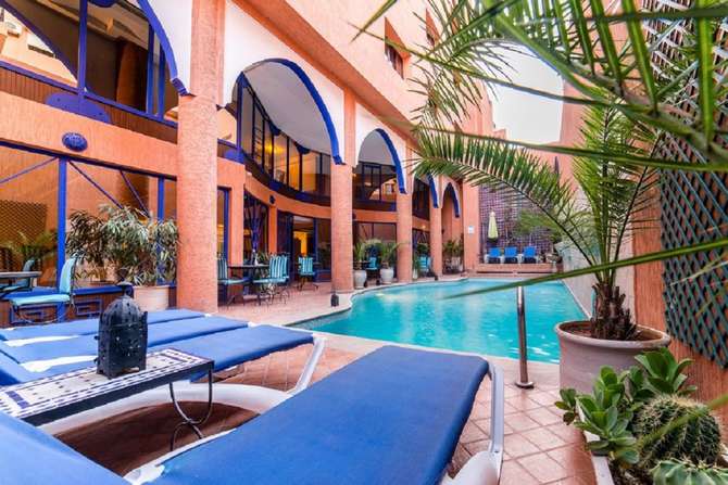vakantie-naar-Hotel Trois Palmiers-mei 2025