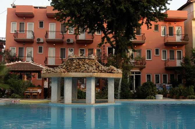vakantie-naar-Hotel Truva-mei 2025