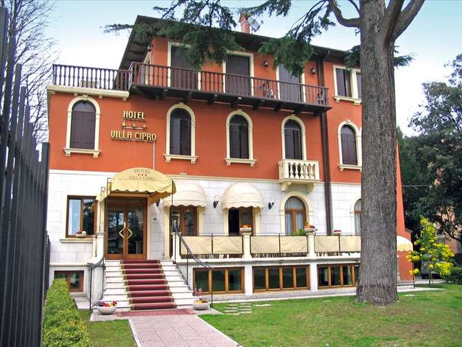 vakantie-naar-Hotel Villa Cipro-april 2024