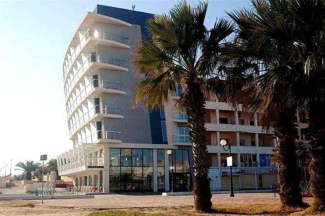 vakantie-naar-Hotel Waters Edge Birzebbuga-mei 2025