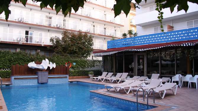 vakantie-naar-Hotel Xaine Park-mei 2025