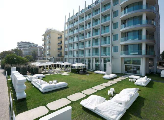 vakantie-naar-I Suite Hotel-mei 2025